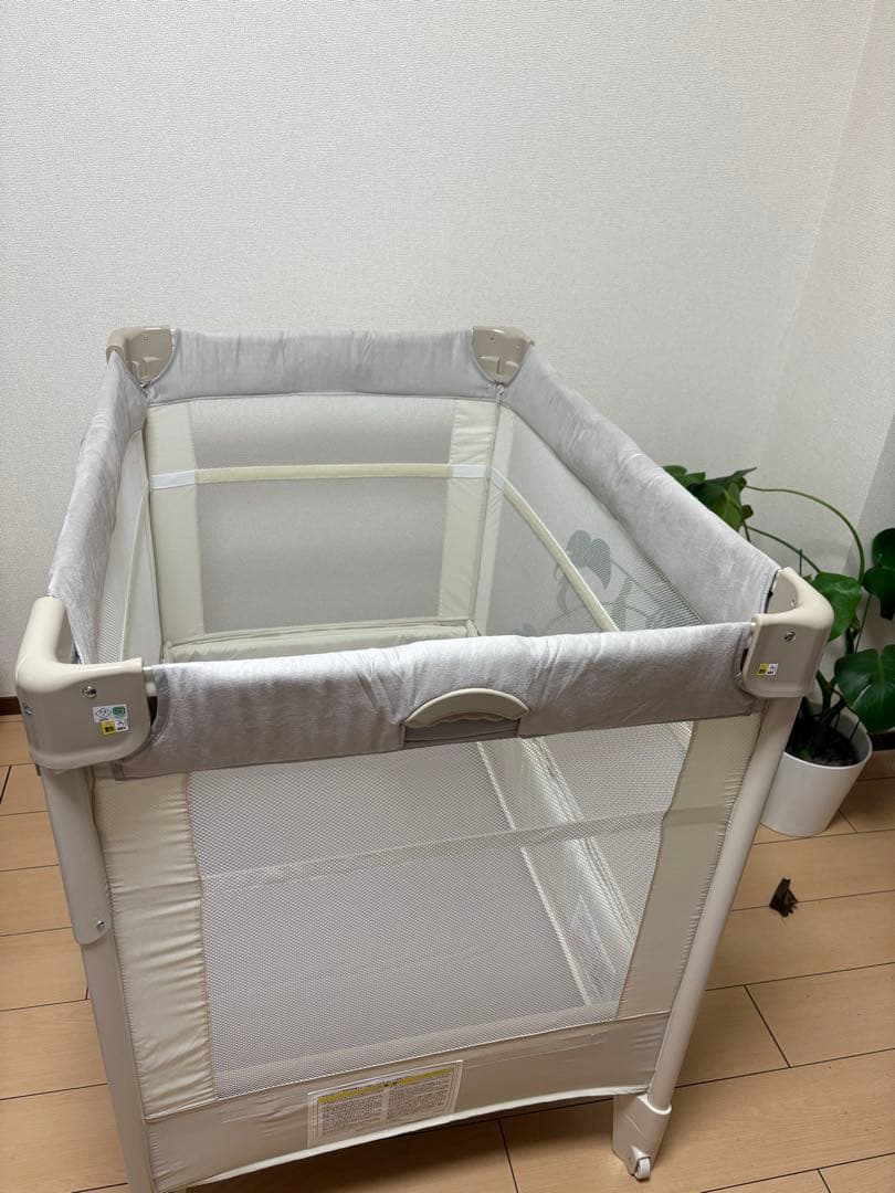 Aprica)アップリカベビーベッド ココネルエアープラス ホワイトベージュ