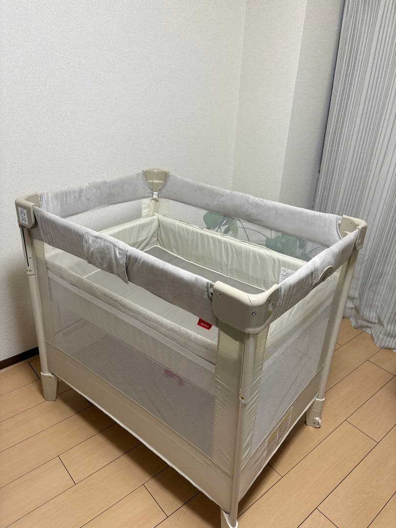 Aprica)アップリカベビーベッド ココネルエアープラス ホワイトベージュ