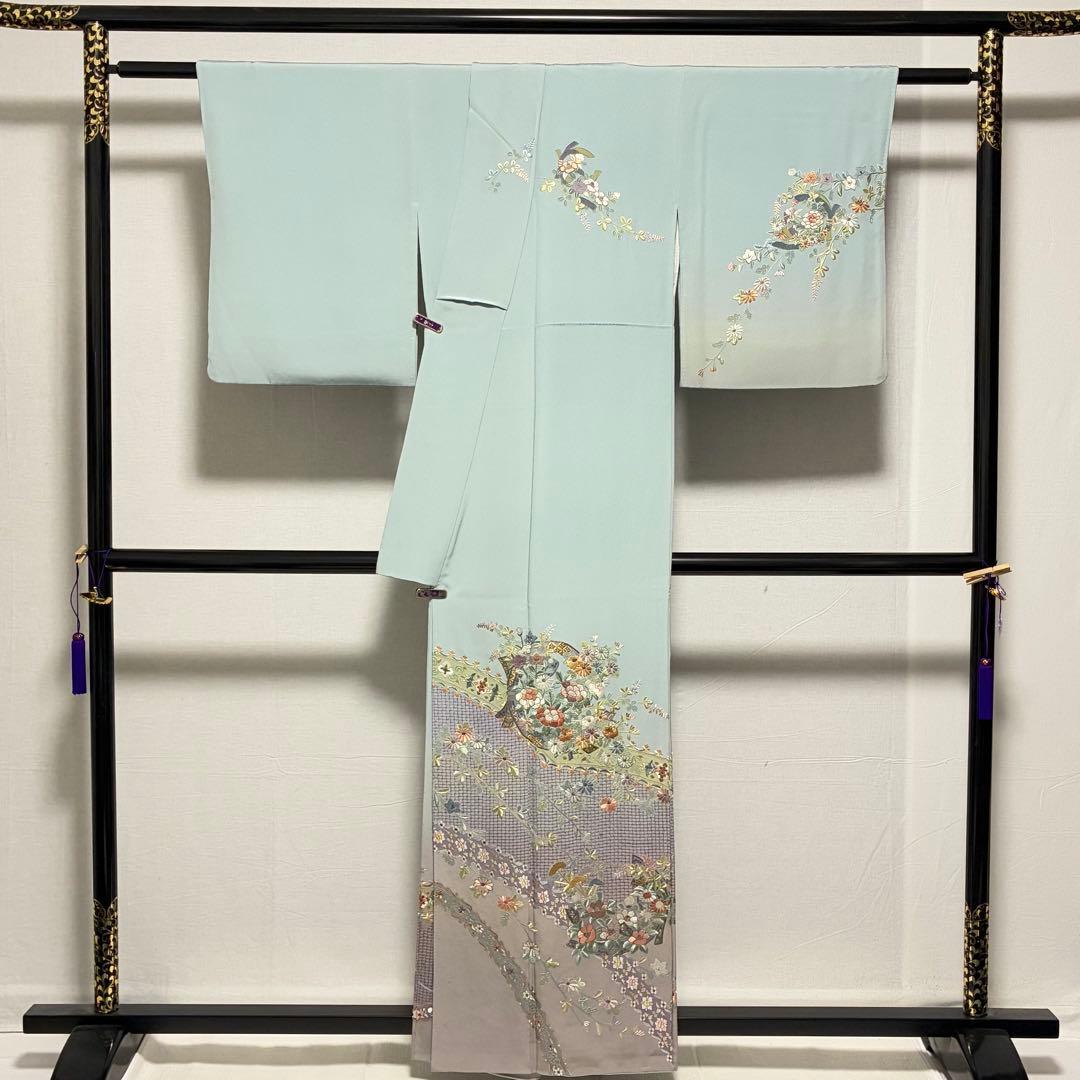 D193 訪問着　汕頭・蘇州刺繍　総刺繍　花模様　正絹　着物　袷