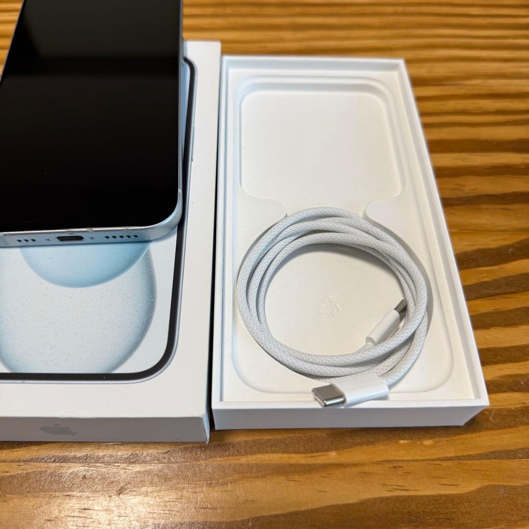 【期間限定値下げ】iPhone15 128GB SIMフリー 背面割れ