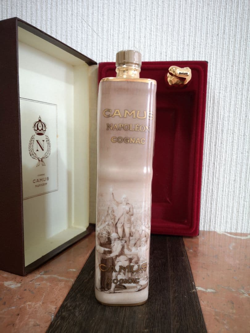 CAMUS Napoleonブック型ブランデー750ml未開栓専用ケース入り