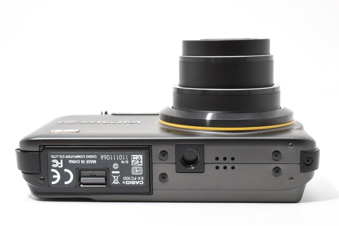 カシオ　CASIO EXILIM EX-FC100 コンパクトデジタルカメラ