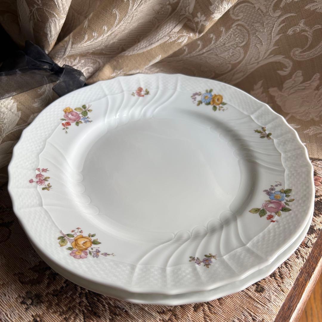 希少品 イタリア製RichardGinori 白磁に咲くお花 ディナー大皿2枚
