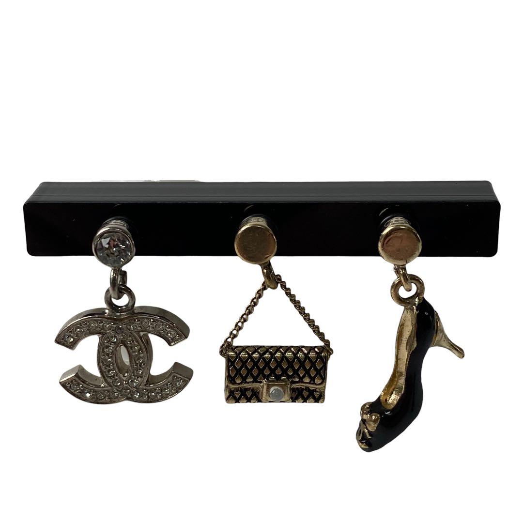 シャネルCHANEL イヤホンジャック B13B