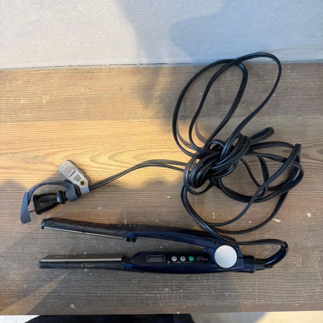 PLIA プライア　ADST アドスト　ストレートアイロン