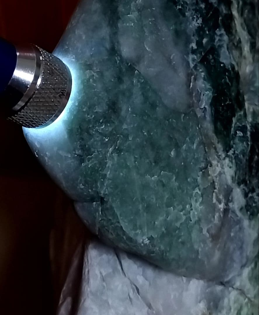 ★翡翠原石★糸魚川硬玉【横川転石・川ズレ・ウブ16kg】