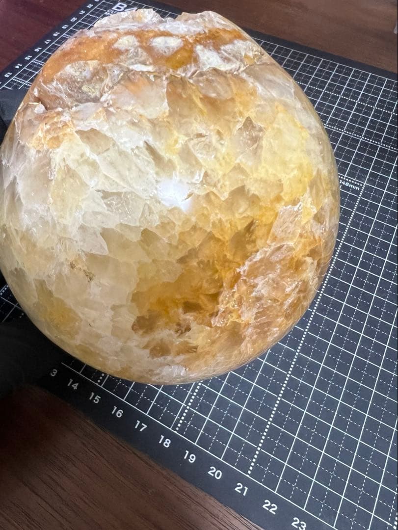 純天然笑口　重量級1.6kg 木製LED台座付き　巨大な黄色瑪瑙水晶クラスタ