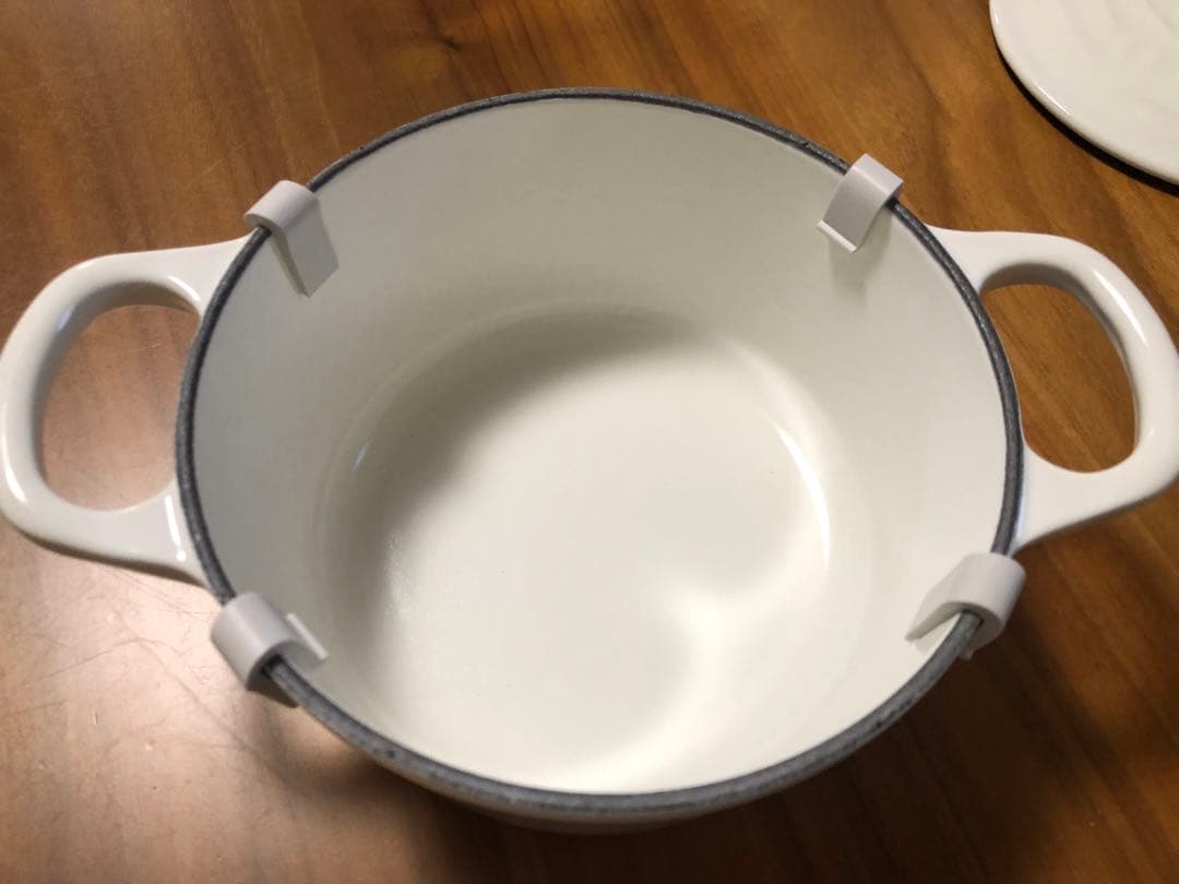 美品　ルクルーゼ　ココットロンド14センチ　ホワイト　レア品