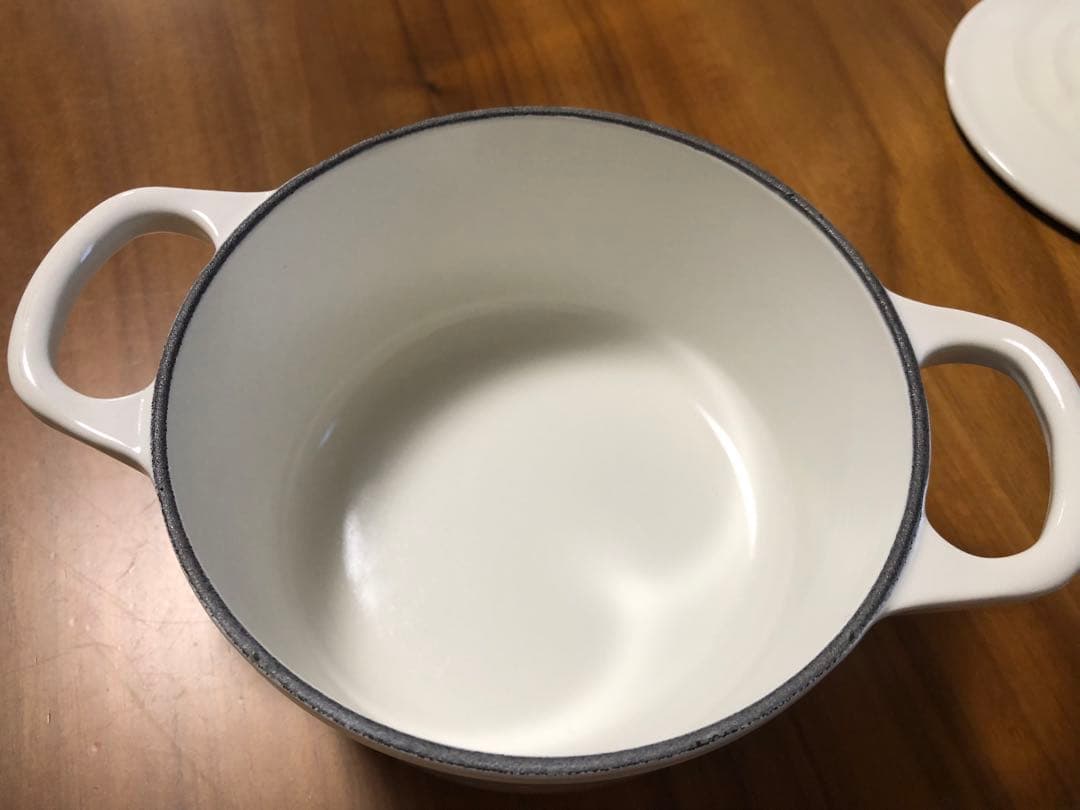 美品　ルクルーゼ　ココットロンド14センチ　ホワイト　レア品