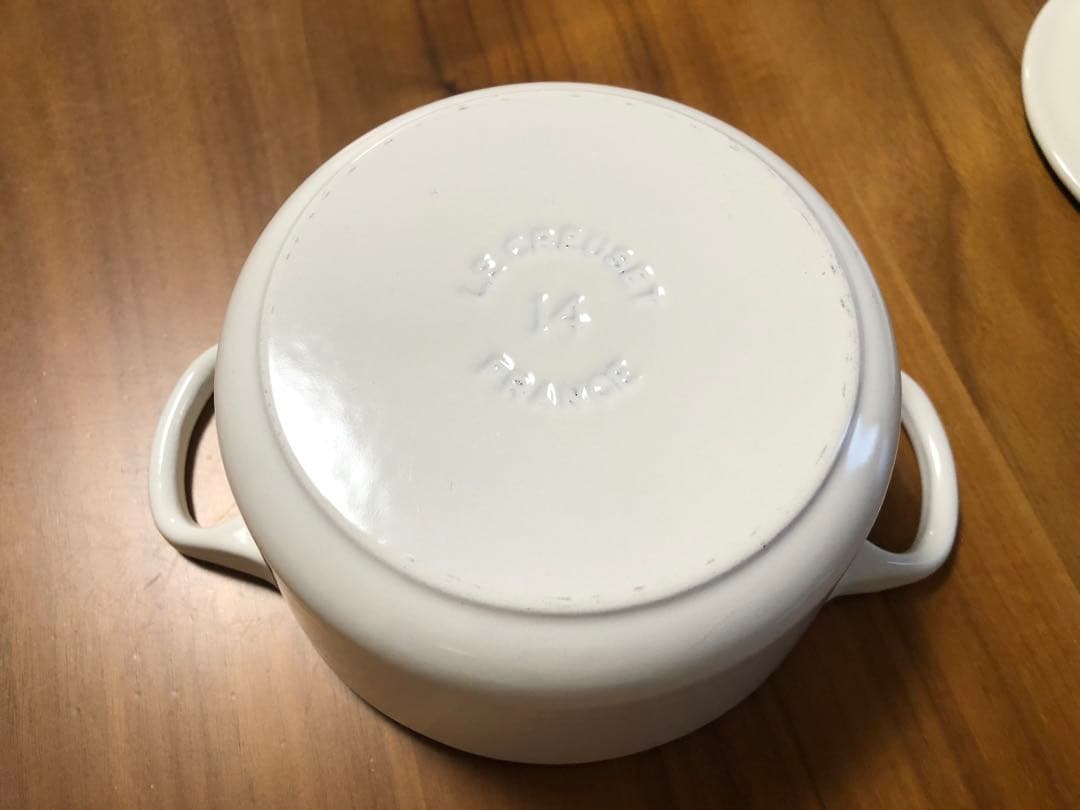 美品　ルクルーゼ　ココットロンド14センチ　ホワイト　レア品