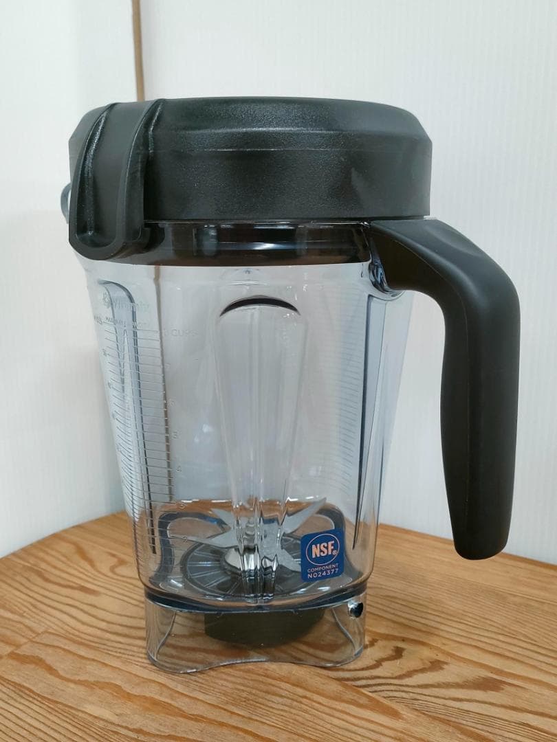 【未使用に近い】バイタミックスE320　タンパースタンド付き　1590