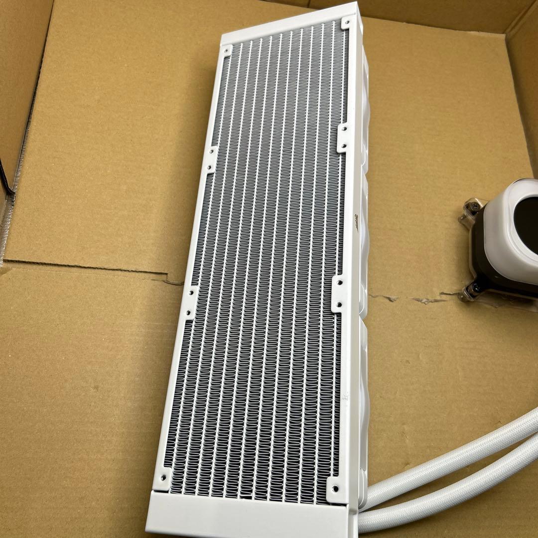 動作未確認　iCUE LINK TITAN 360 RX LCD