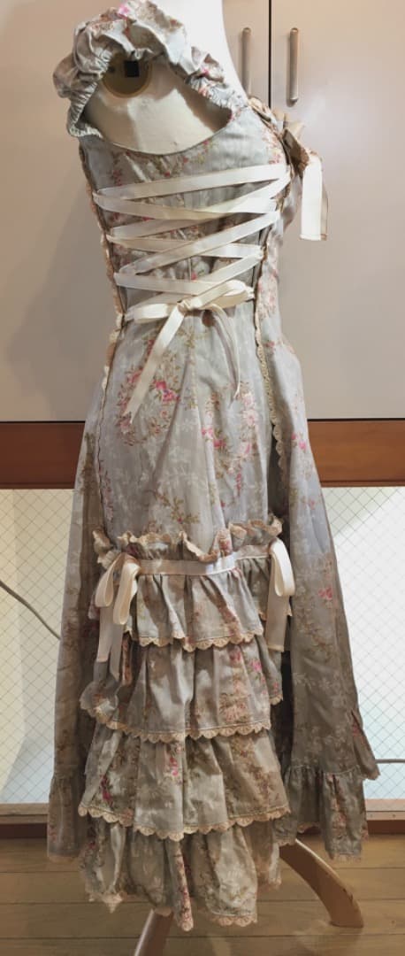 ○juliette et justine バラの花束のローブ ワンピース