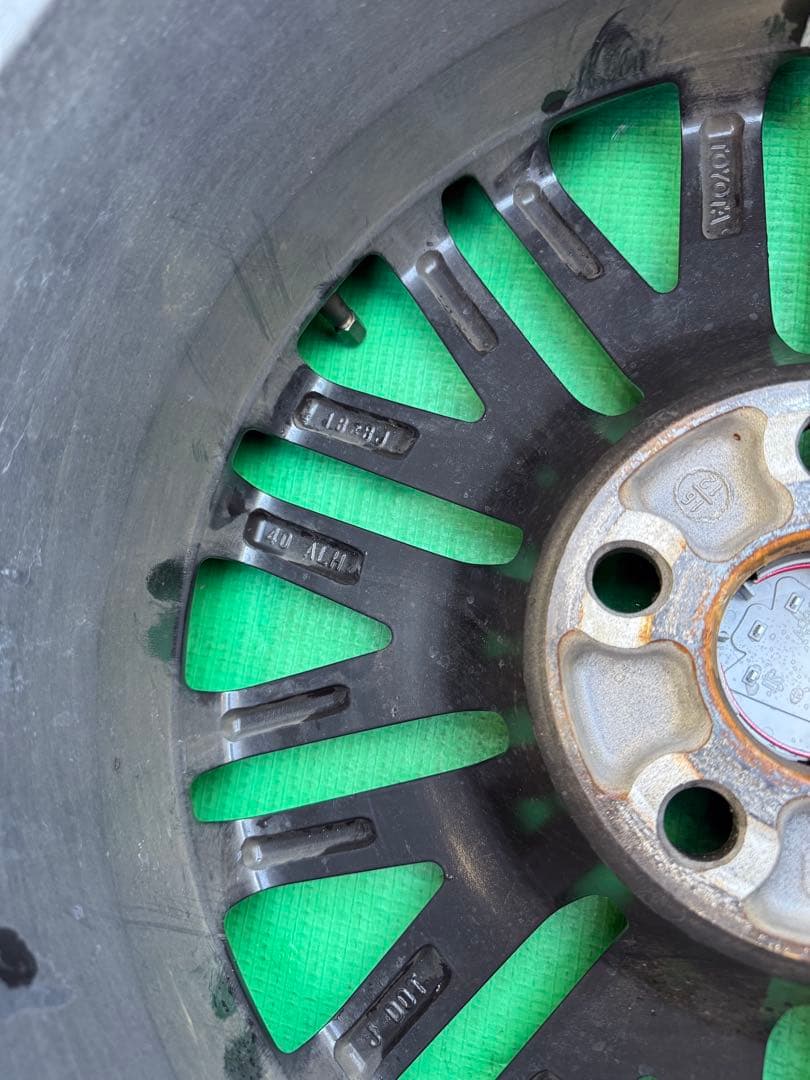 210系クラウンアスリート18インチ 225/45R18 2025年製