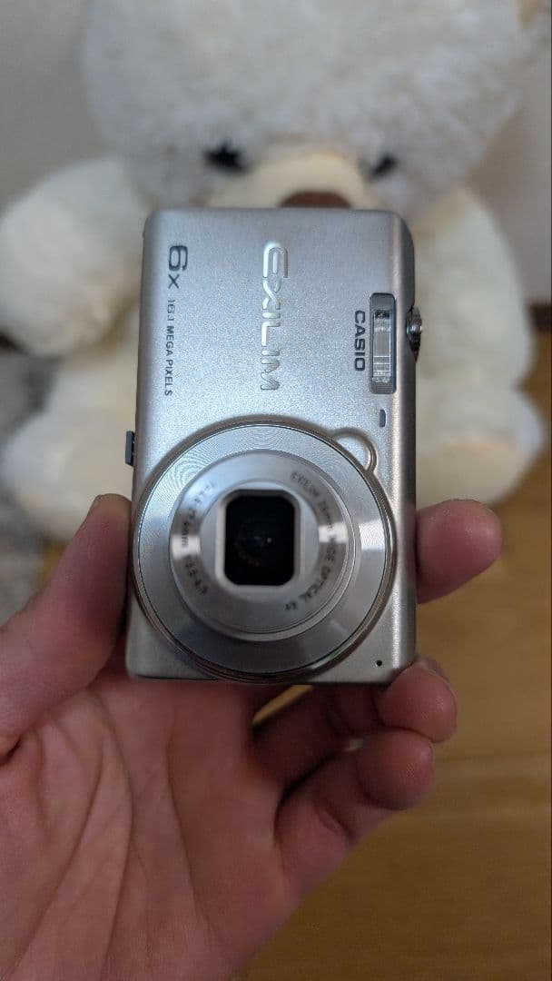CASIO EXILIM EX-ZS25 コンパクトデジタルカメラ　シルバー