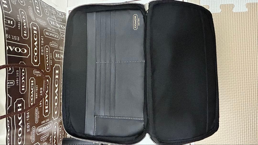COACH ブラック ロゴパターン バッグ