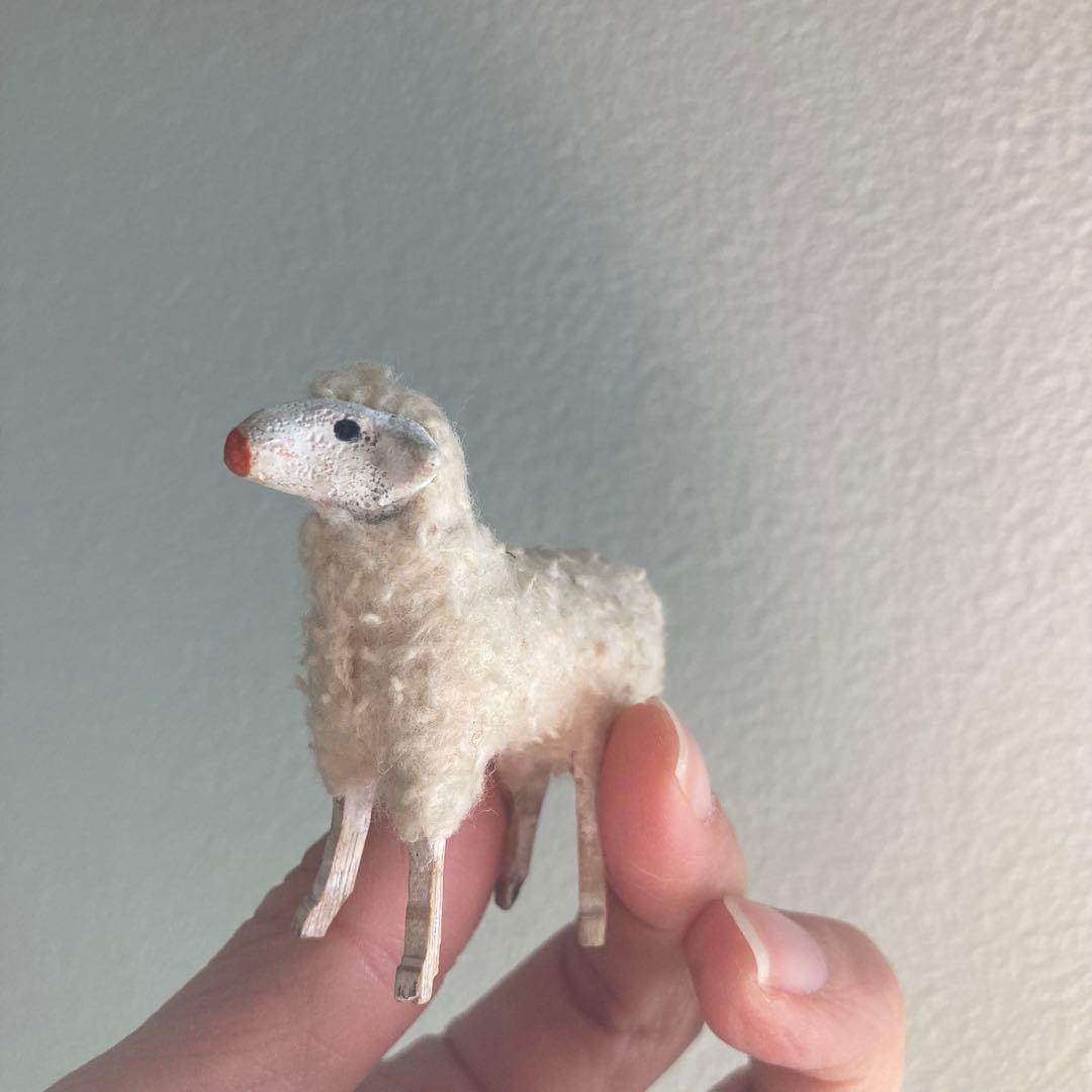 【希少】ドイツアンティーク　儚げな羊さん　B