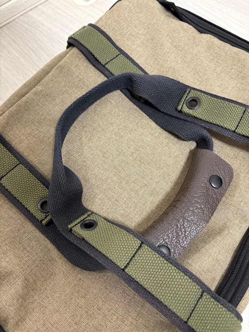 【美品】ブラックデザインアイアンプレート収納バッグ