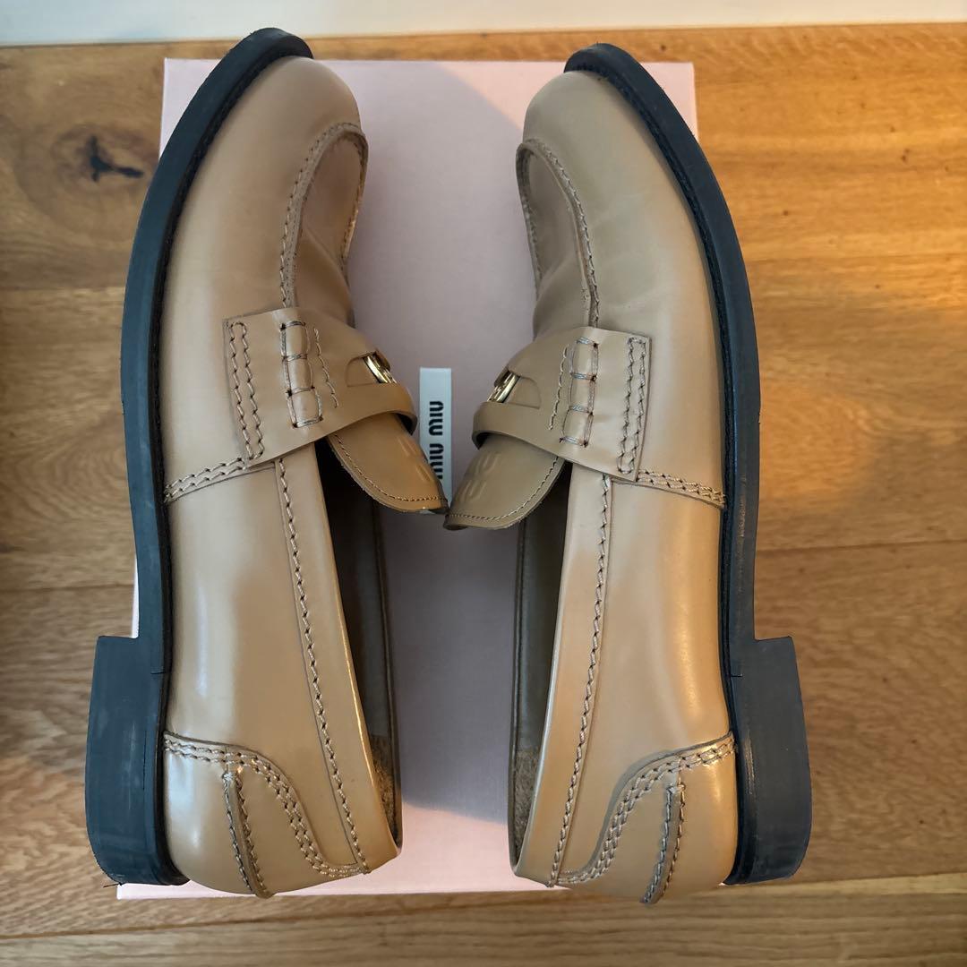 miumiuローファー　ベージュ　38.5