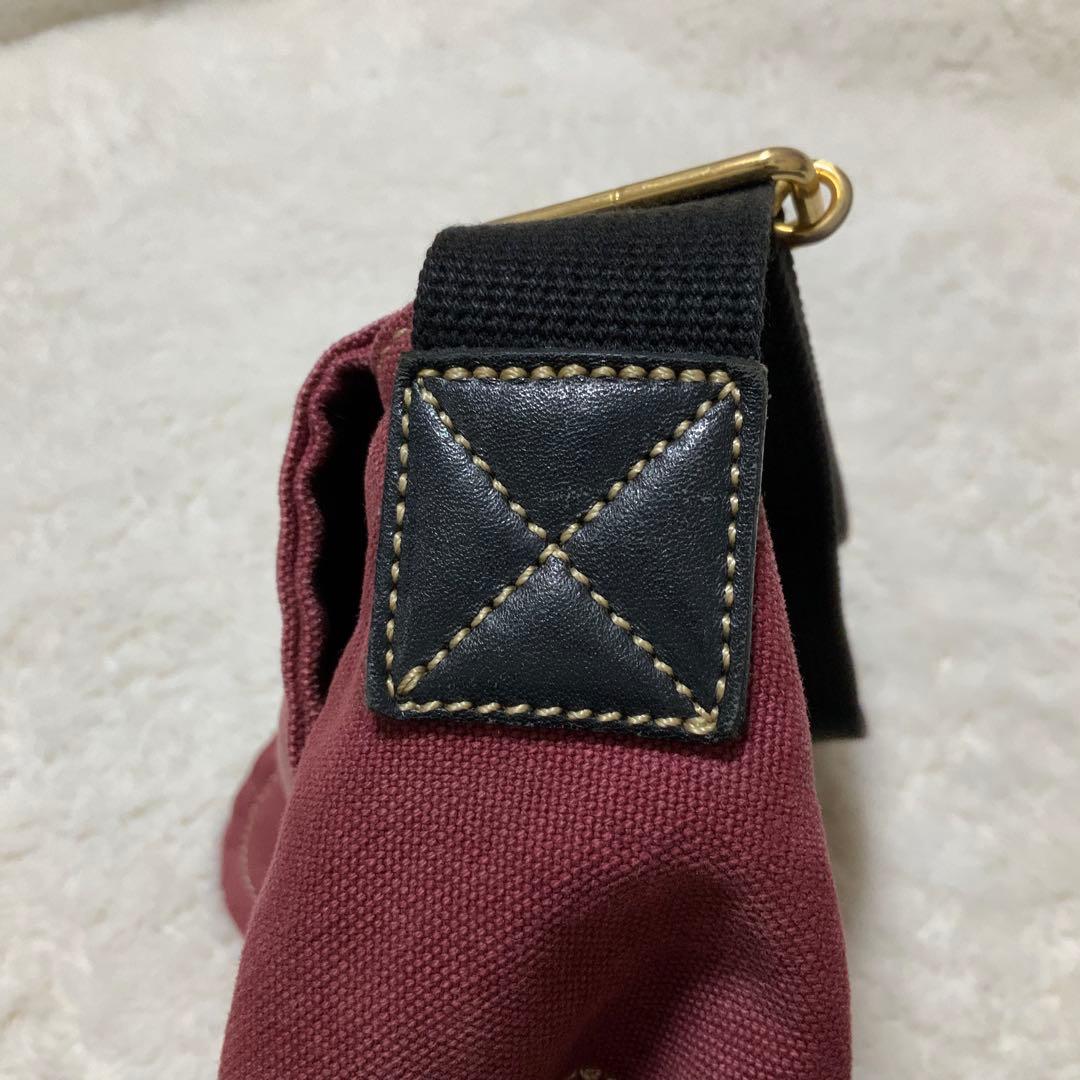 ヴィヴィアンウエストウッド　ショルダー　エッジウェア　キャンバス　赤