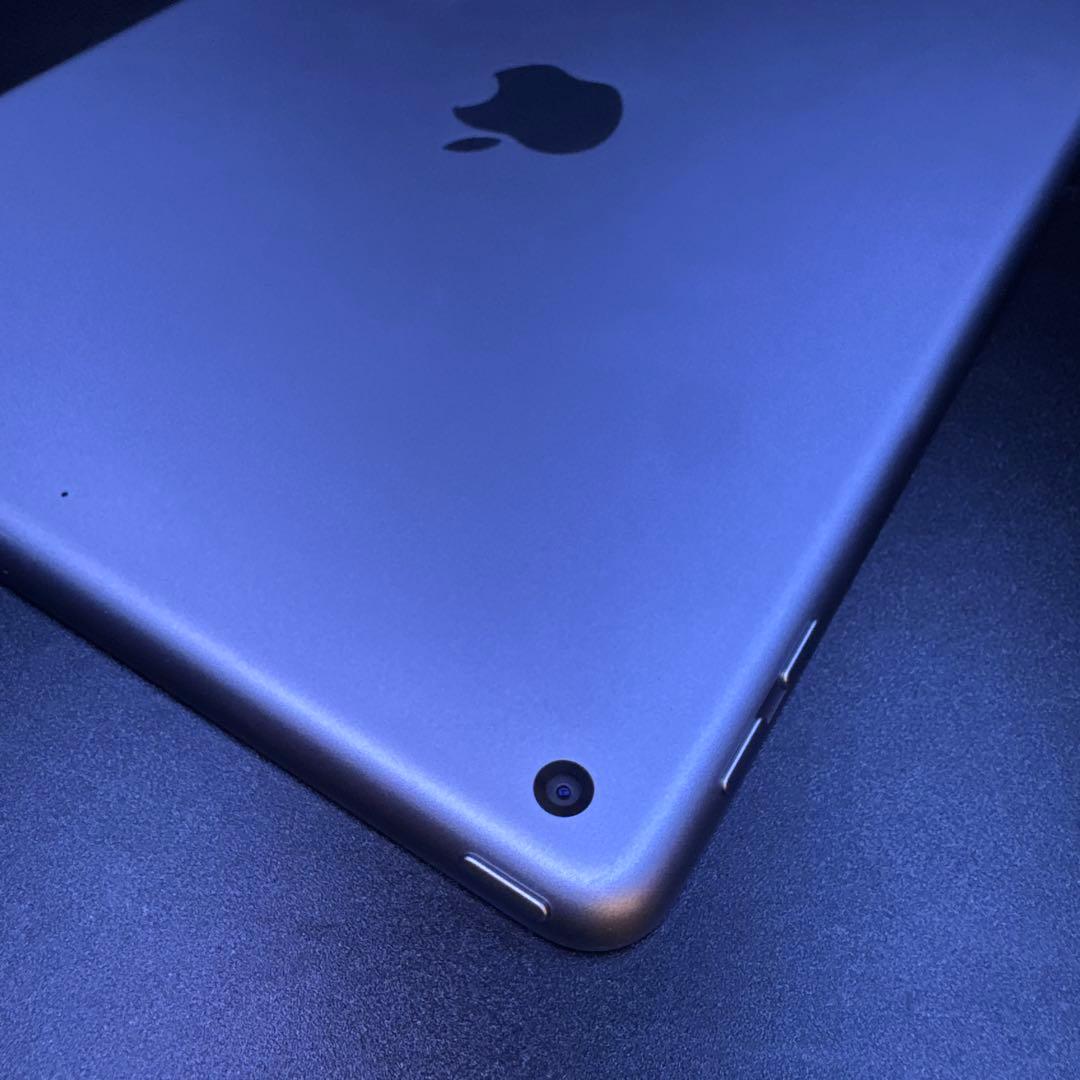 プ*ぇ様 iPad 第6世代 128GB スペースグレイ WIFIモデル 中古