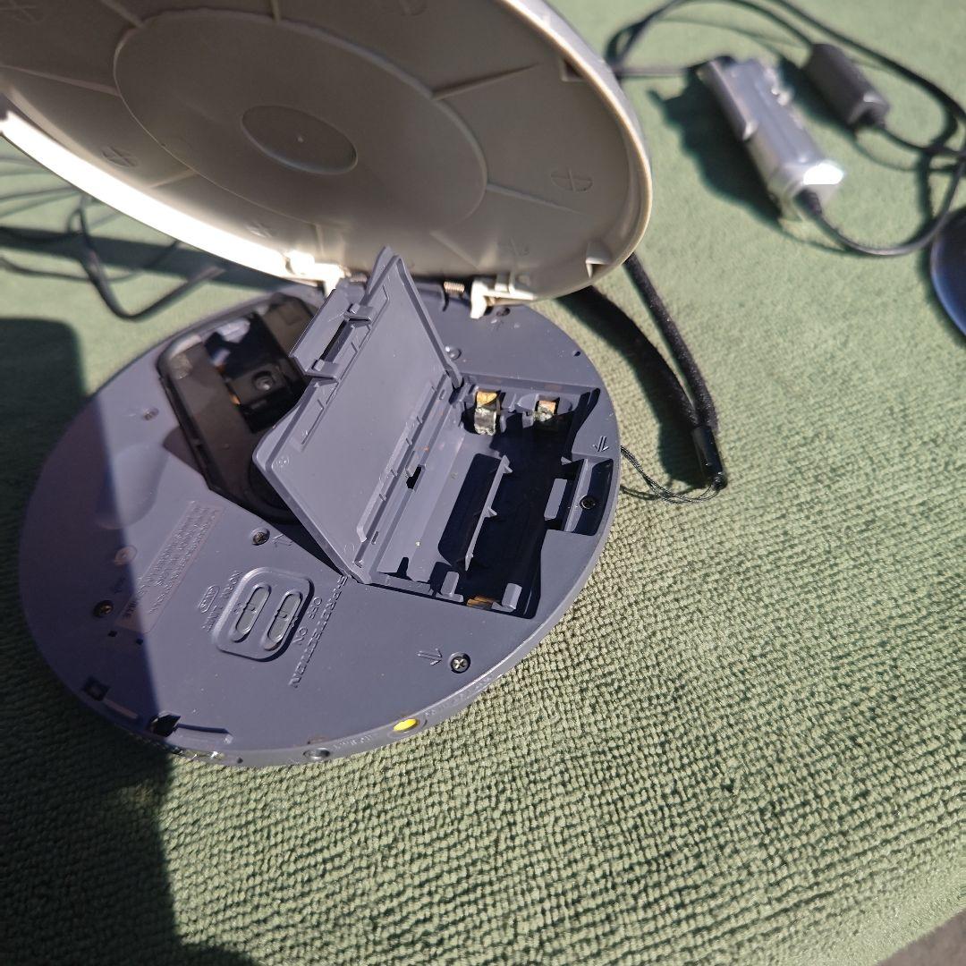 Sony ポータブルCD　TV AM FMラジオ プレーヤー D-FJ787