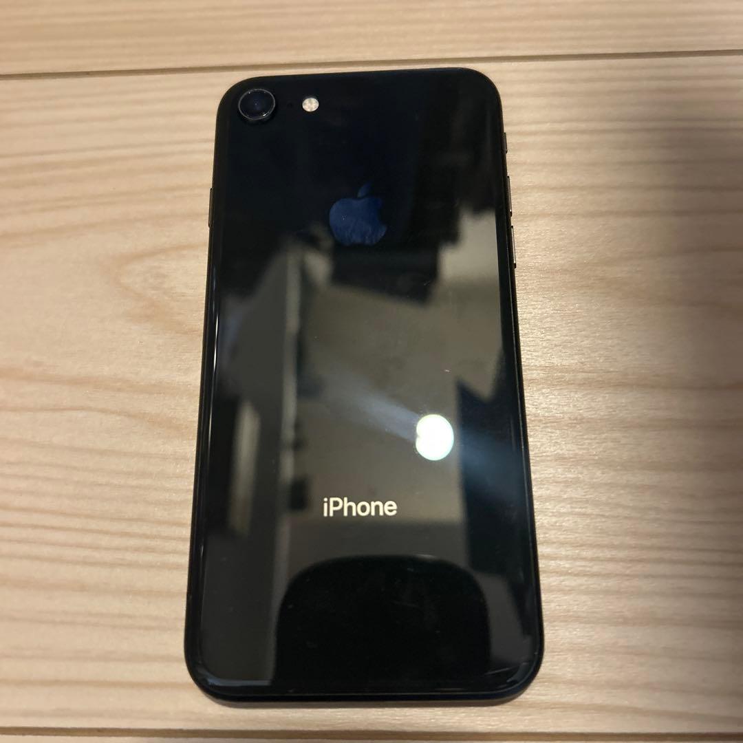 iPhone 8 ブラック 64GB au バッテリー最大容量100% 画面割れ