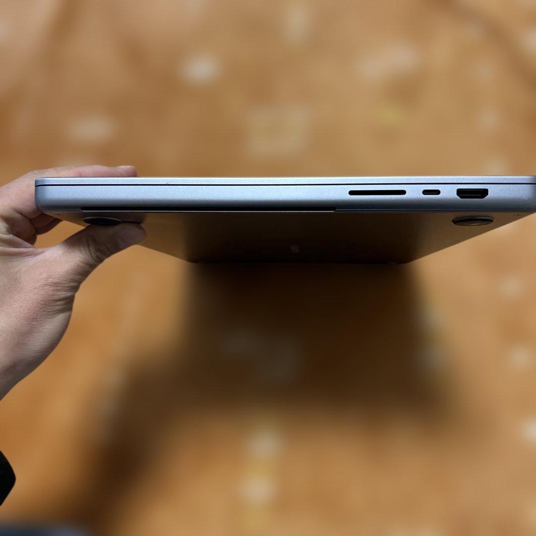 快速MacBook Pro M1 32GB 16core 500GB