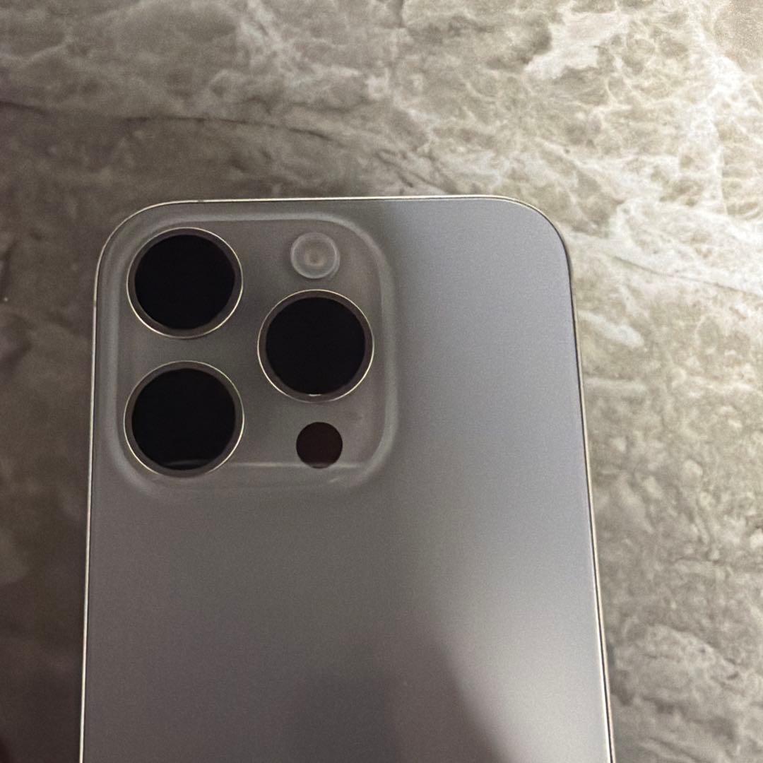 iPhone15pro 本体128ギガ ナチュナルチタン