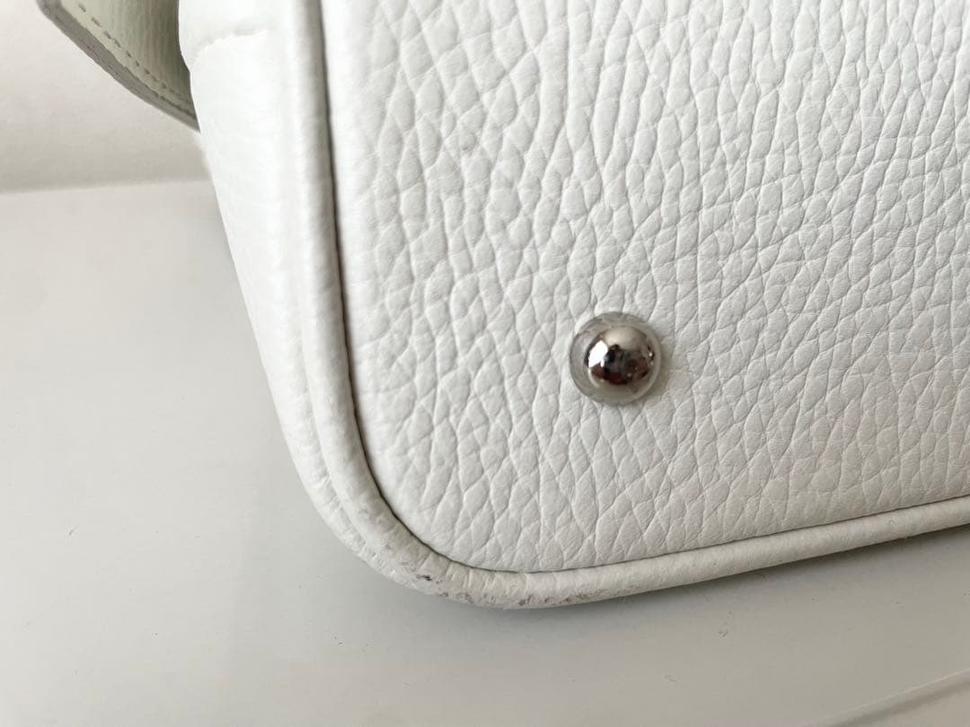 【りょう55】BURBERRY ホワイトレザー ショルダーバッグ