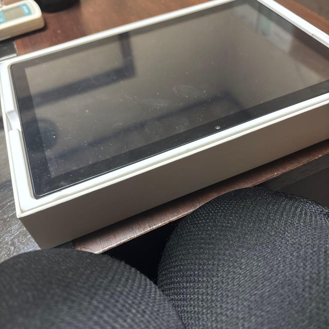 Androidタブレット シルバー