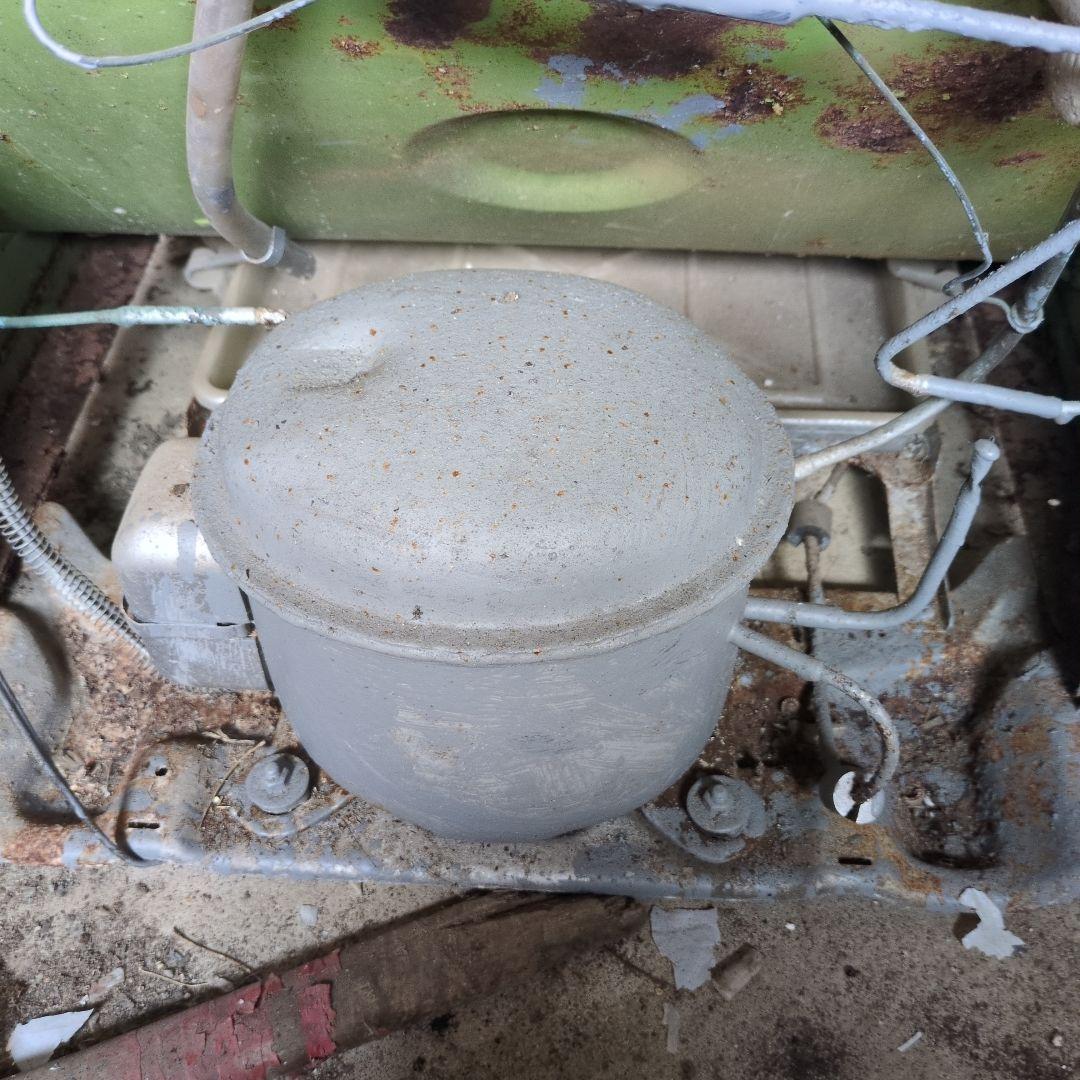 SHARP SJ-9165G 冷蔵庫 緑色ジャンク品扱い昭和レトロ年式不明