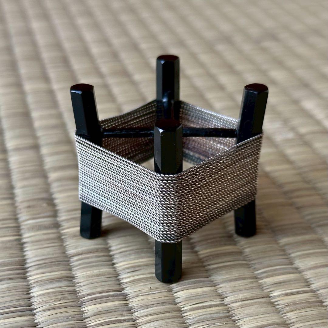 井波慶州作【黒漆 銀線糸巻 蓋置】茶道具 共箱