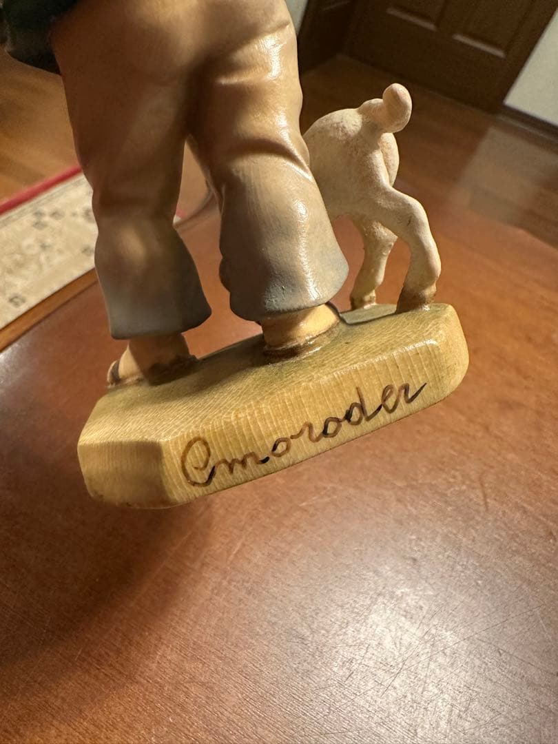 イタリア　Conrad Moroder社　木彫り人形　 写真追加しました