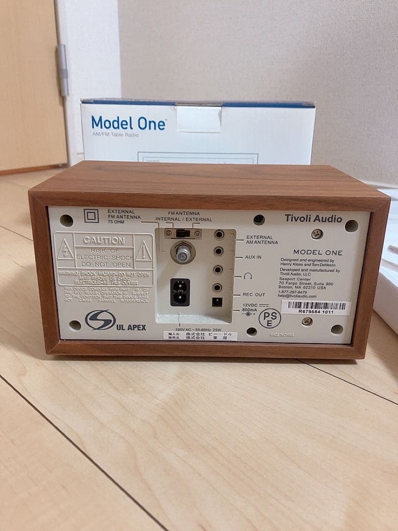 チボリオーディオ　Tivoli Audio Model One