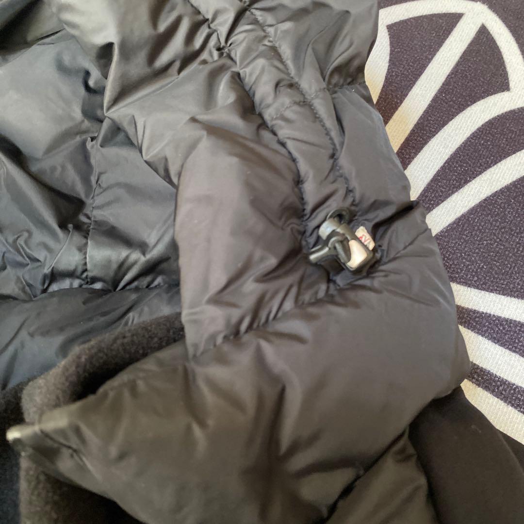 MONCLER フード付き ブラックダウンジャケット