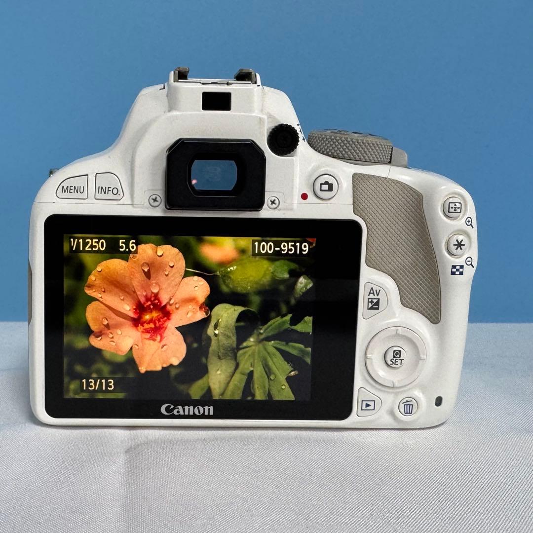 Canon Kiss X7ホワイト✨️静音AF＆手ブレ補正付きレンズセット♪