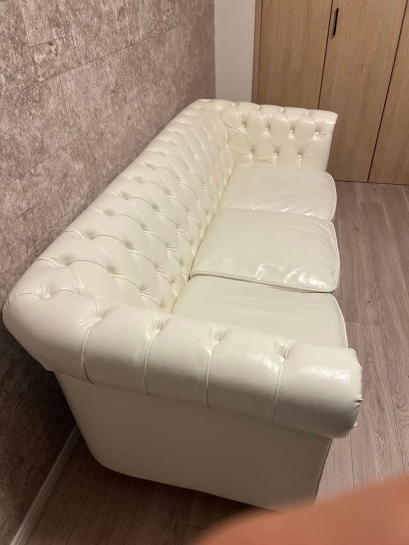 ホワイト合成皮革3人掛けソファ