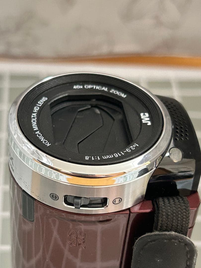 JVC ビデオカメラ　Everio GZ-E265 専用ケース付き！