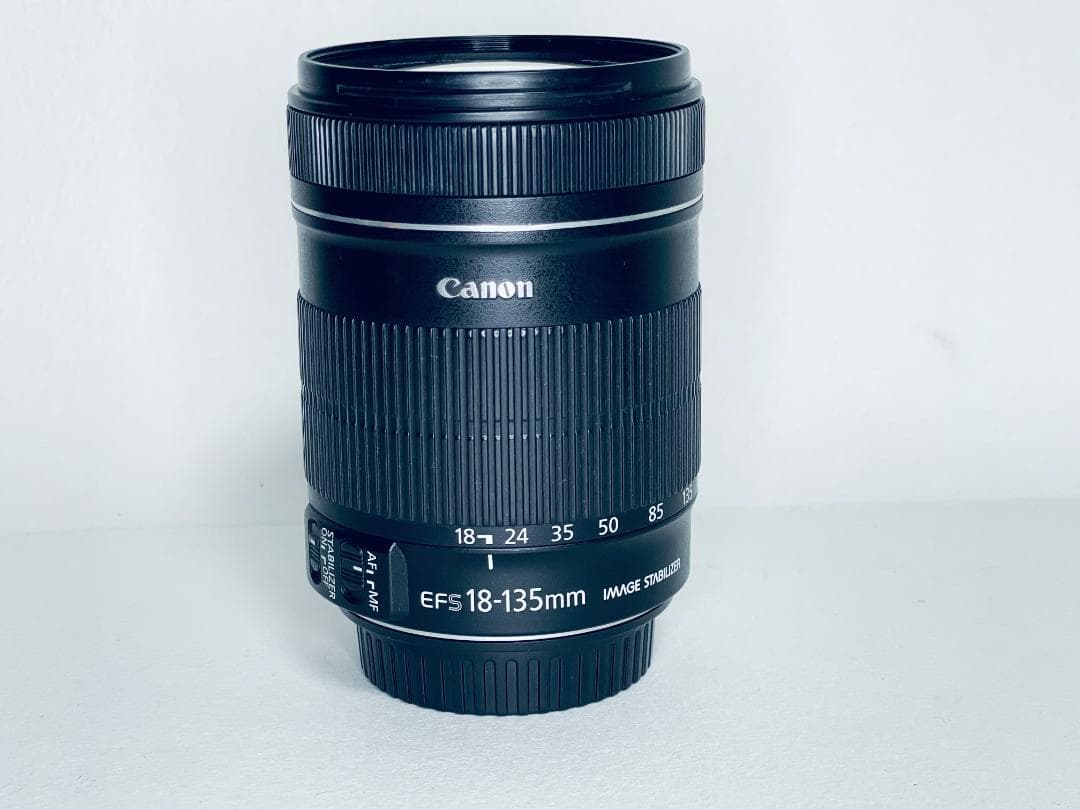 ☆美品☆Canon キヤノン EF-S 18-135mm F3.5-5.6 IS