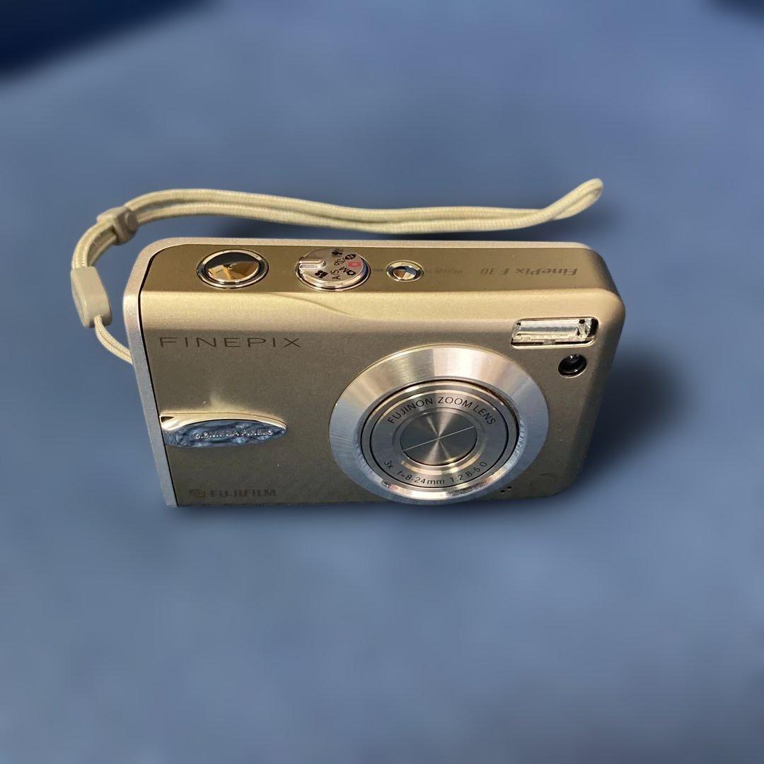 Fujifilm FinePix F30 デジタルカメラ　中古品