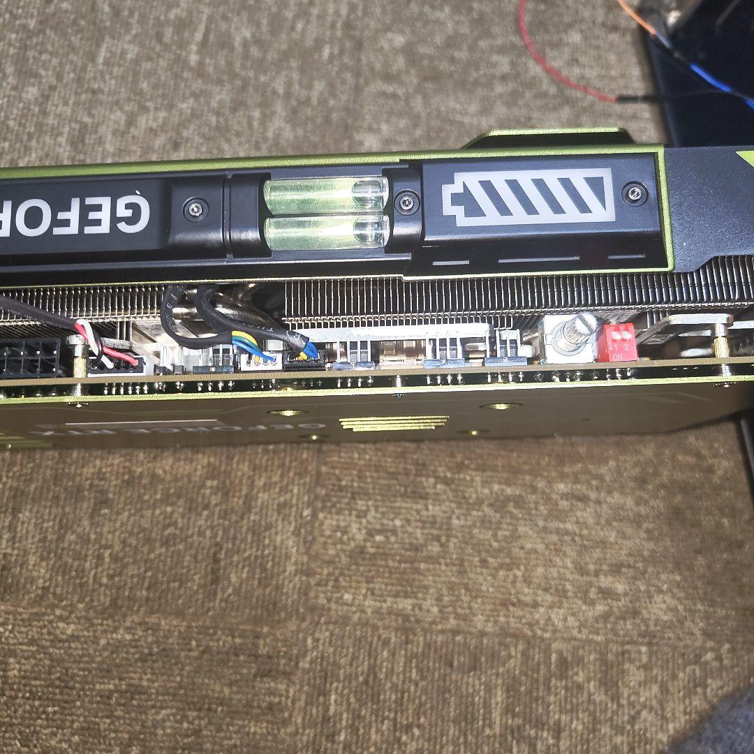 Tesla V100 32GB+SXM2→PCIE変換+RTX4090冷却機構