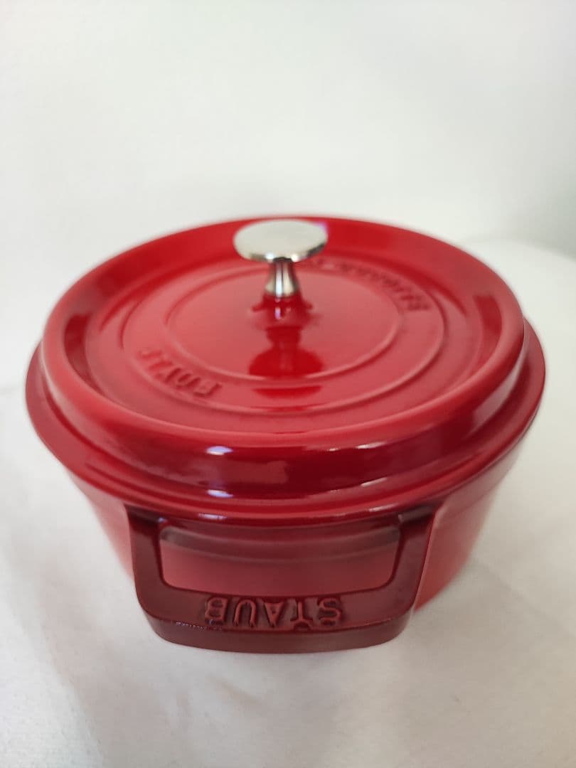 staub　ピコココットラウンド 22 チェリー