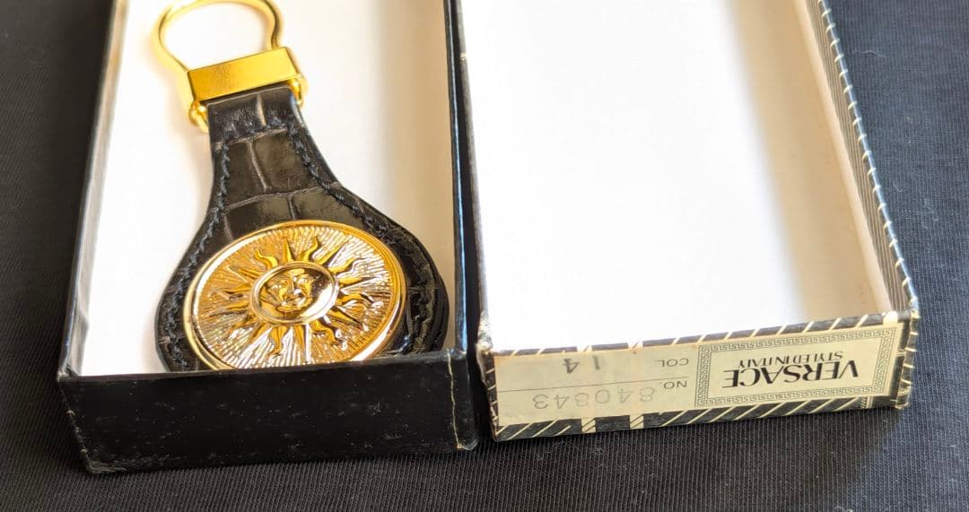 ベルサーチ✨VERSACE✨ レア!!!✳キーホルダー✳【新品・未使用品✨】
