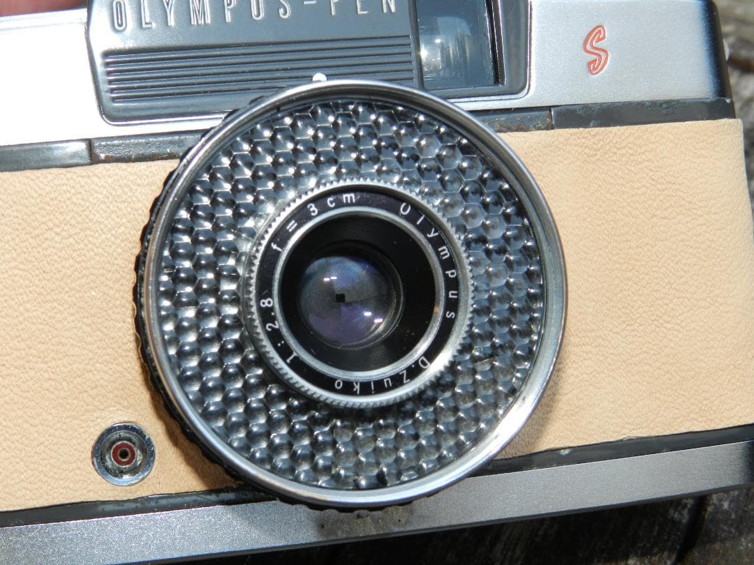 本革　ベージュ　OLYMPUS-PEN EE-S ハーフフレームフィルムカメラ