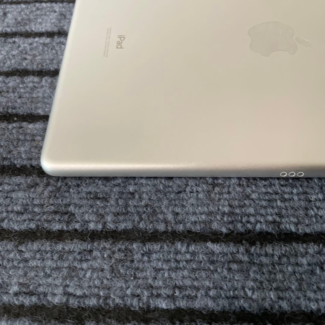 102 iPad 7世代 32GB SIMフリー シルバー