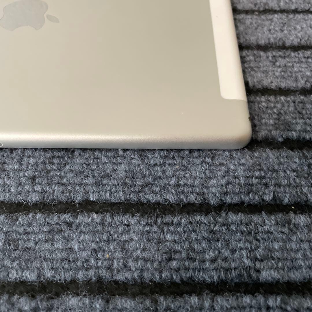102 iPad 7世代 32GB SIMフリー シルバー