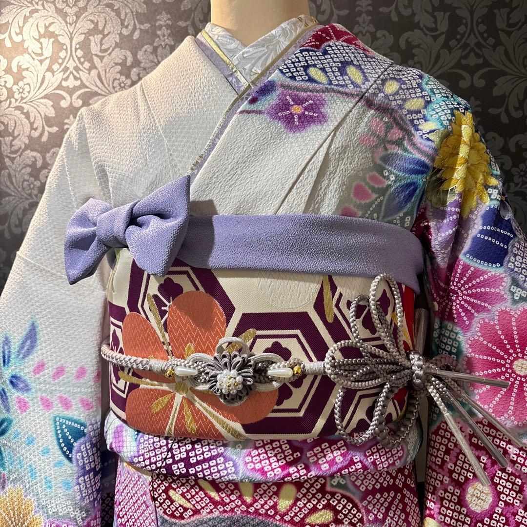 美品　総絞り　白地　暈し　花模様　逸品　振袖　フルセット 振り袖