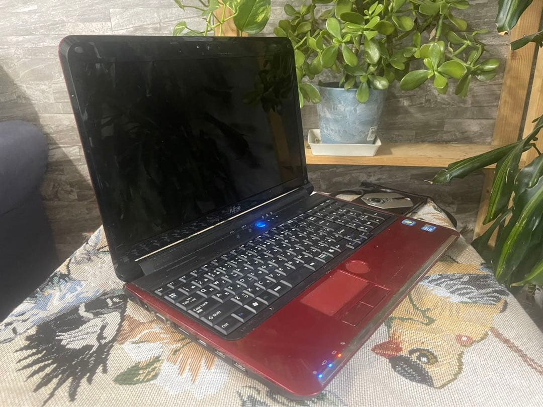 富士通のノートパソコン♪Windows11♪♪カメラ付♪オフィス搭載