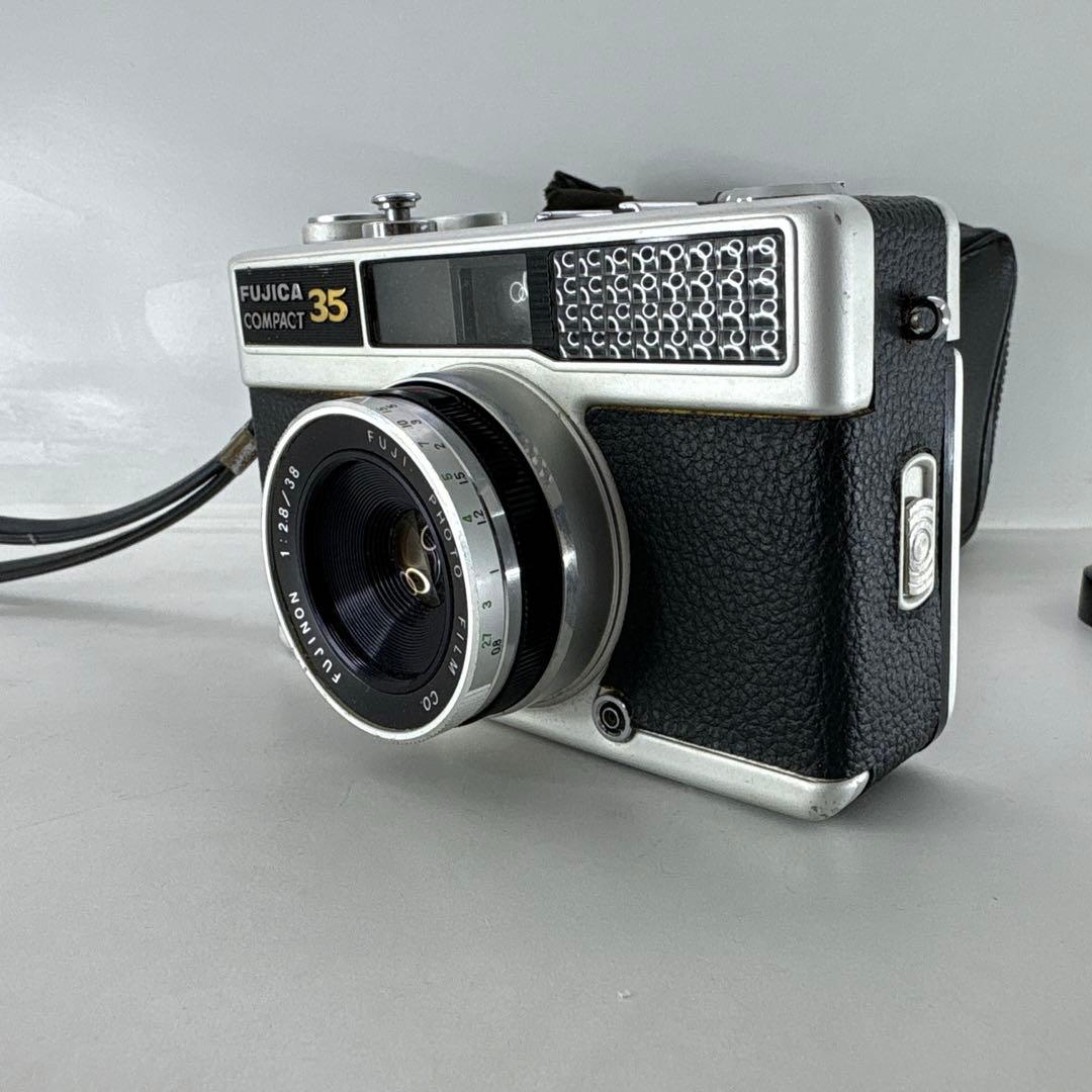 【送料無料】　コンパクトフィルムカメラ　Fujica compact 35